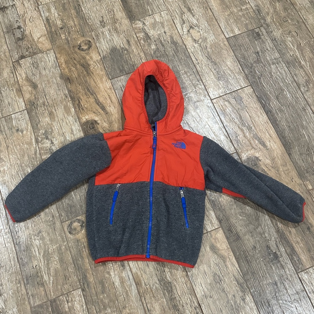 The North Face Boys Jacket zip up hoodie Size 5 XXS